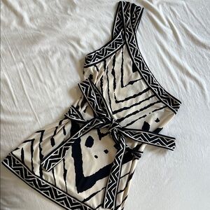 BCBGMaxAzria Monochrome Geometric Top